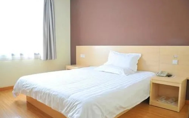 Super 8 Hotel