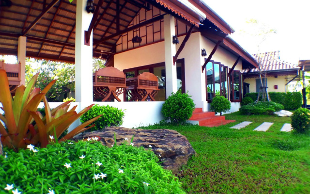 Khum Nakhon Hotel
