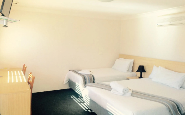 Red Cedar Motel