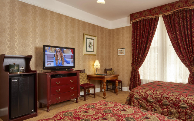 Queen Anne Hotel