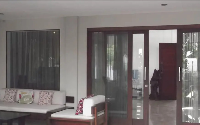 Villa Indah Batu Layar