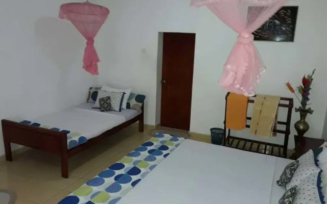 Yoho Sadewa Holiday Inn