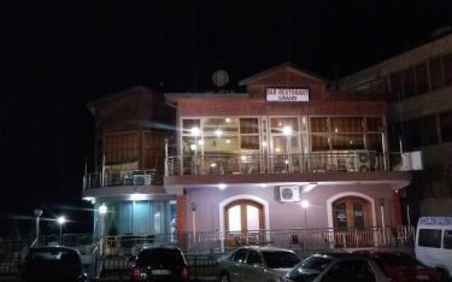 Отель Grand Hotel Kruja Албания, Kruje - отзывы, цены и фото номеров - забронировать отель Grand Hotel Kruja онлайн вид на фасад
