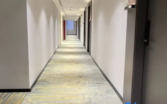 S·E-sports Intelligent Hotel