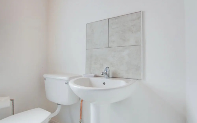 Modern Holiday Home in Tenby With Patio
