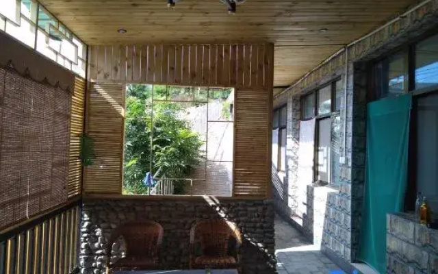 Qingfeng courtyard B & B (Beijing Shuizhen store)