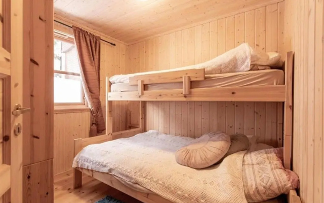 Cabin in Hodlekve with 5 bedrooms & hot tub.