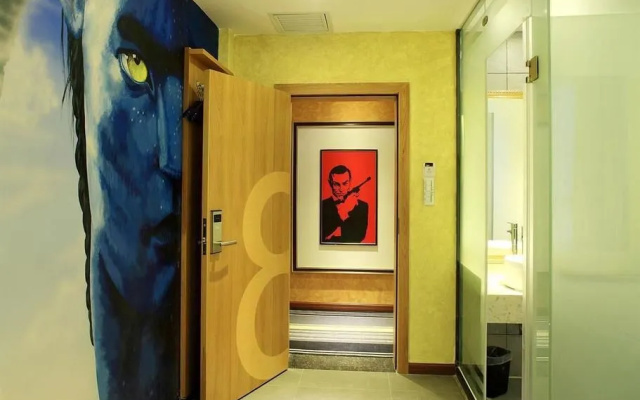 Guilin Kalai Film Theme Hotel