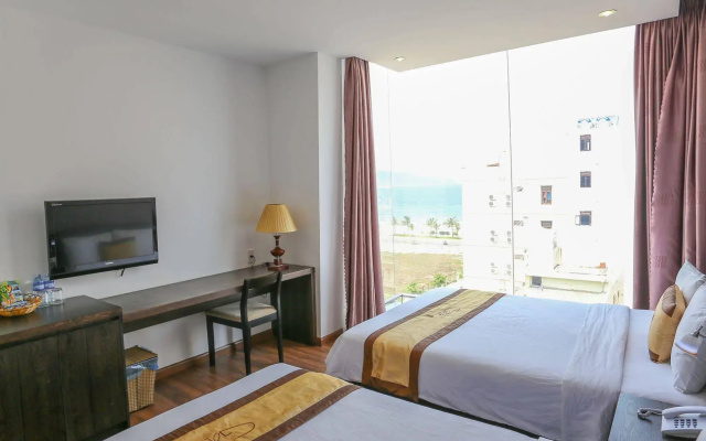 Gold Hotel II