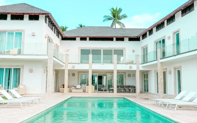 Peninsula Esmeralda Luxury Hotel & Villas