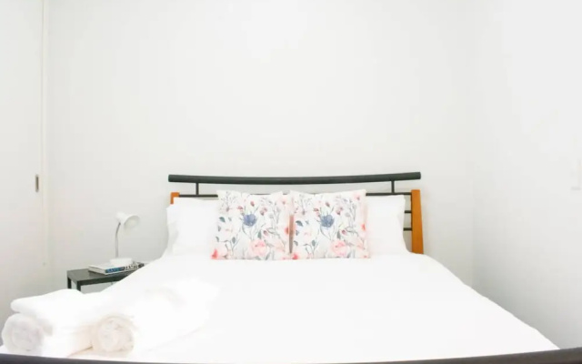 Gorgeous 2 Bedroom Apartment Close to Spark Arena