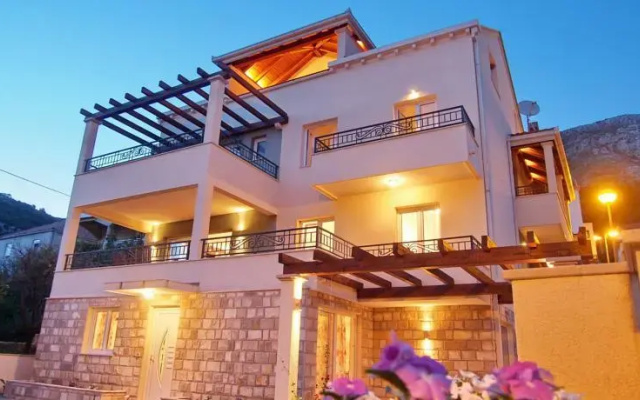 Apartments Maslina