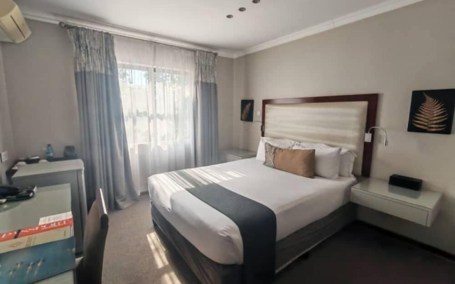 Golden Crystal Hotel