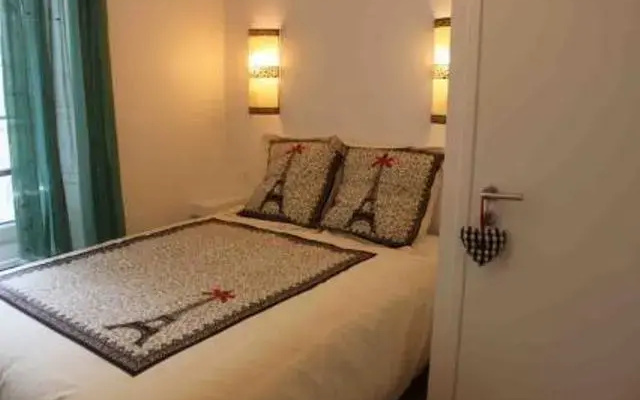 Montmartre Apartments Valadon