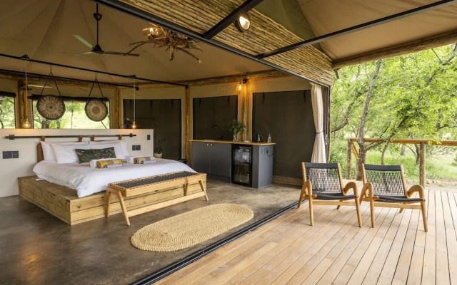 Sasi Bush Lodge