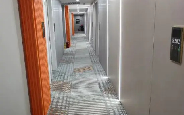 Home Inn Paibai Yun Hotel (Nanjing Confucius Temple Dingxin Road)