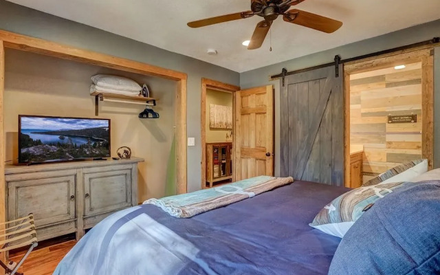 Willow's Hideaway - Pet Friendly Cozy Cabin!