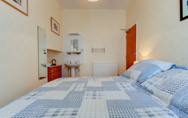 Dolphin Guesthouse