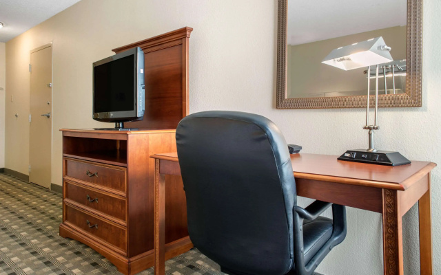 Quality Hotel Conference Center Cincinnati Blue Ash