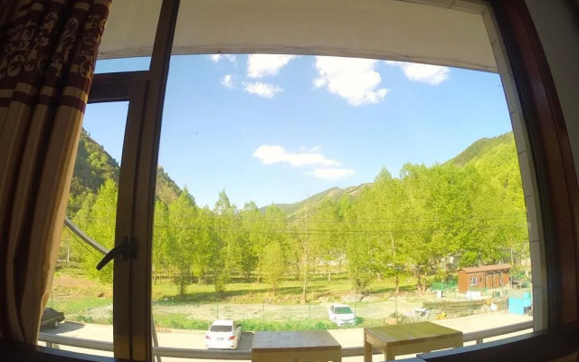 Wutaishan Youth Hotel