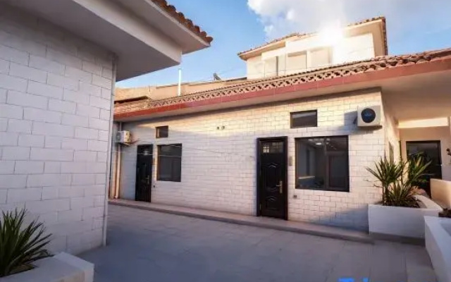 Lingshi Time Cave Homestay