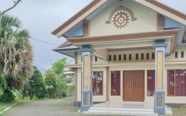 OYO 1483 Hotel Bumi Bermi Permai