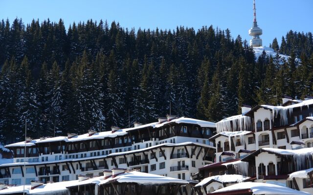 Отель Grand Monastery Private Apartments Болгария, Пампорово - отзывы, цены и фото номеров - забронировать отель Grand Monastery Private Apartments онлайн вид на фасад