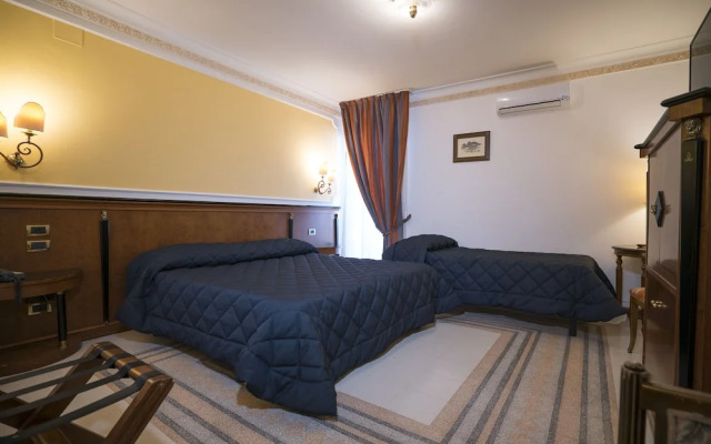 Hotel Capital