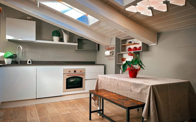 Room in Apartment - The Sweet Attic of Lu in the Historic Center