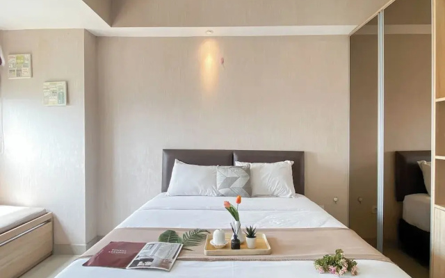 Cozy And Pleasant Living Studio At Apartment Oasis Cikarang
