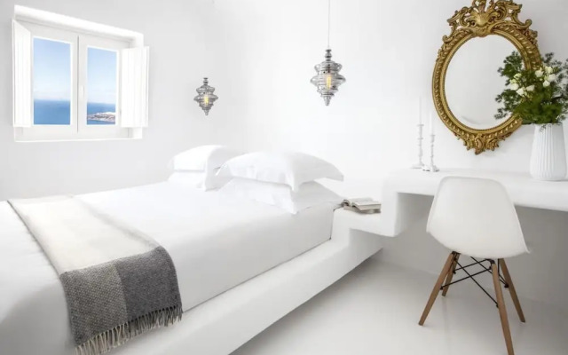 Immaculate 5-bed With Pool - Villa Eros Sea
