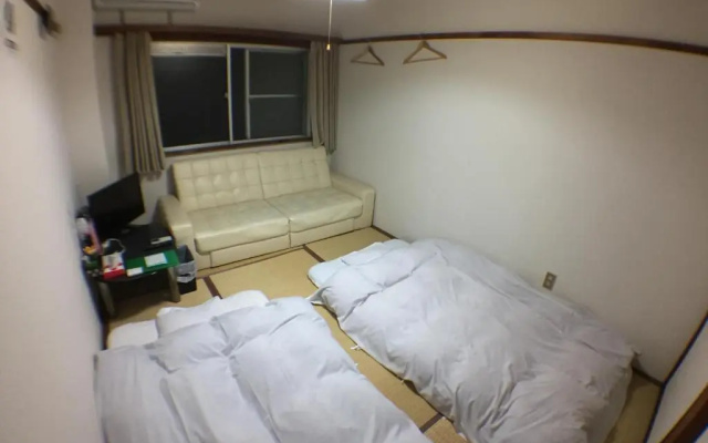 Kenroku Haitsu 203(兼六ハイツ203)