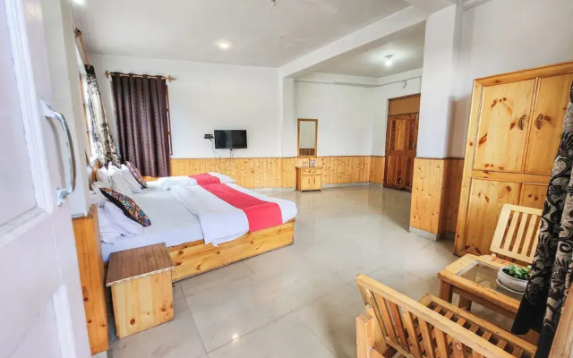 Singh Saab Rooms & Cafe