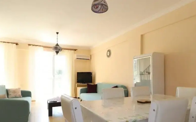 Villa RN4C by JoyLettings