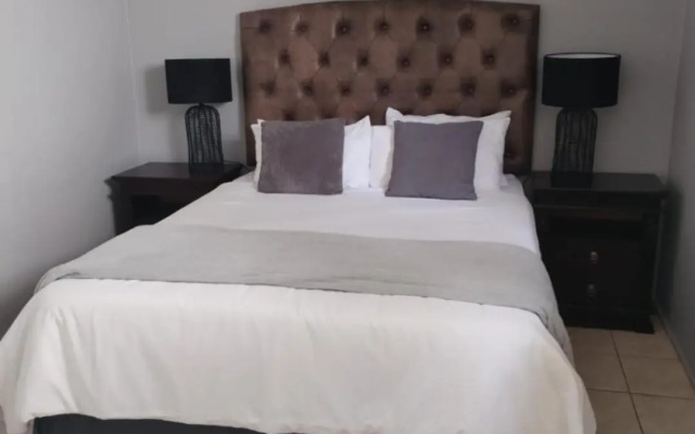Lagoon Breeze Guest House