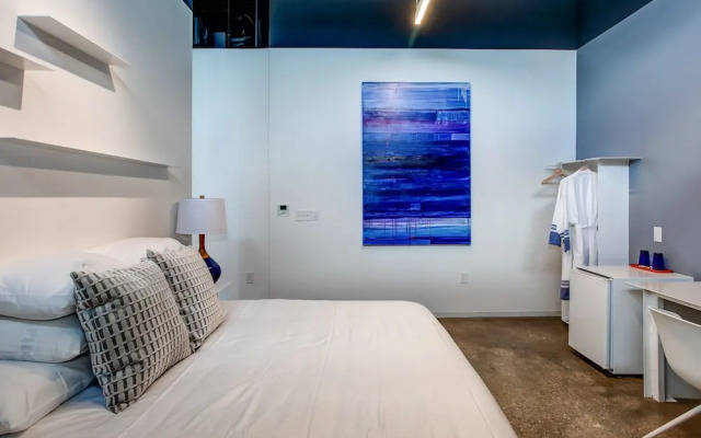 Hotel Revel