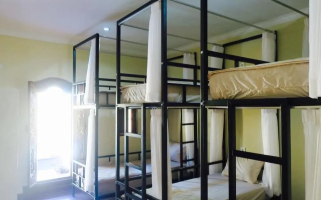 Inn Between Hostel