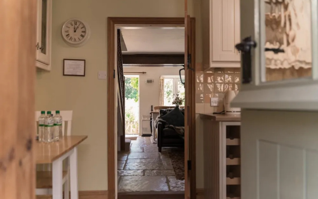 Stunning 2 Bed Cottage in Fordwells