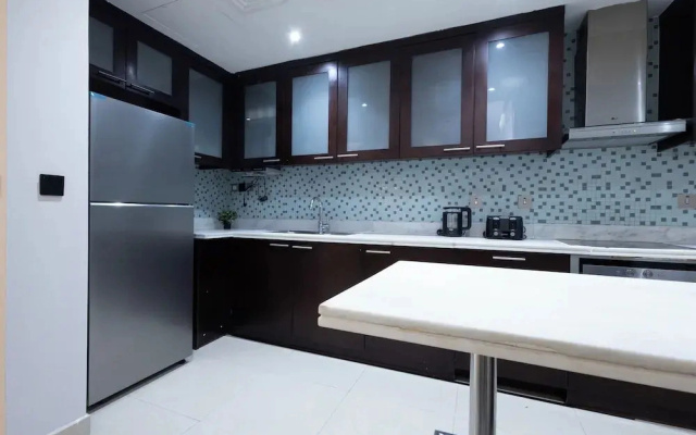 Stylish 2BR Business Bay Pool Access