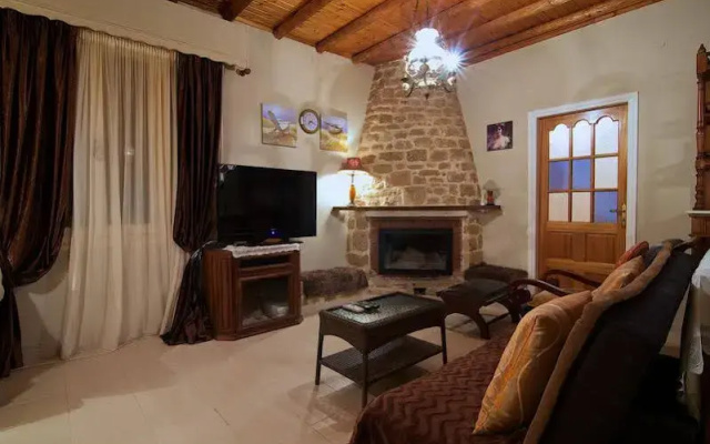 Alexandros Villa