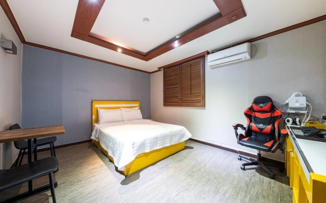 Mong hotel