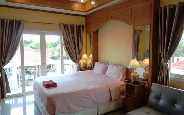 4 Bedroom Villa Walking Street 15 Min Ride Away