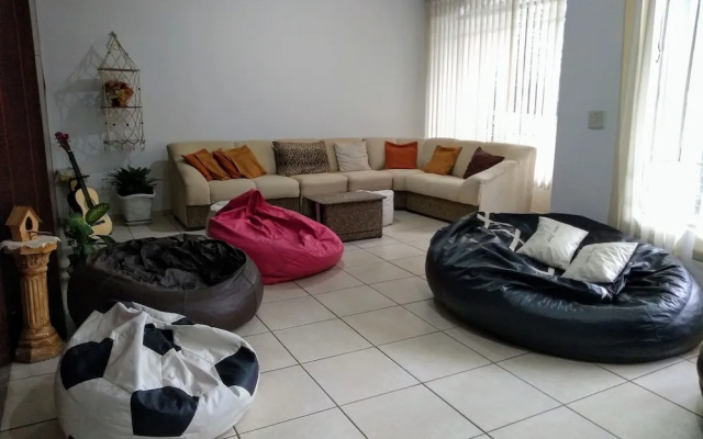 Hostel Kombi Curitiba - filial Jardim Botânico