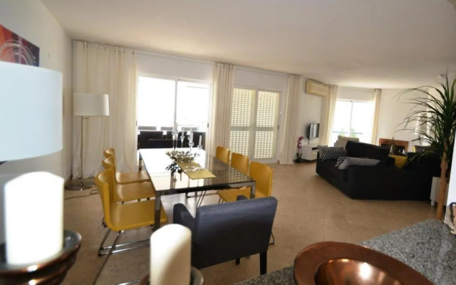 Nautilus Apartment