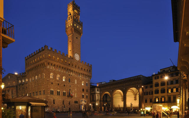 Отель Brunelleschi Hotel Италия, Флоренция - 3 отзыва об отеле, цены и фото номеров - забронировать отель Brunelleschi Hotel онлайн вид на фасад
