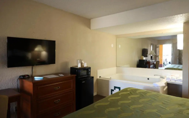 Travelers Inn