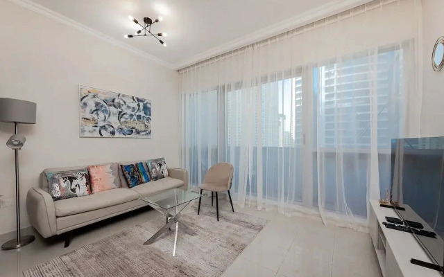 Handsome 1BR in Bay Central Tower