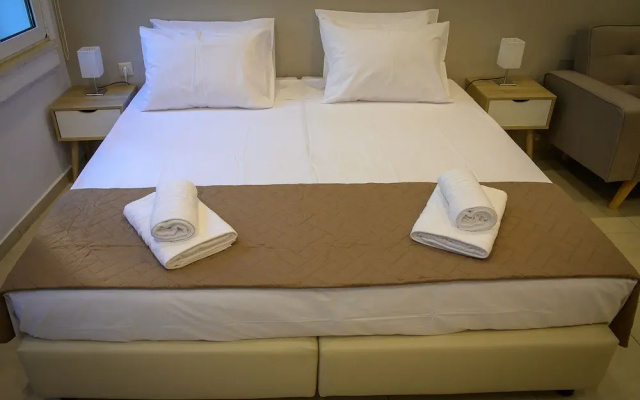 Uni Island City Suites