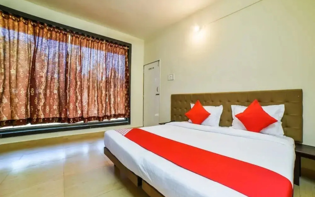 Hotel Empire by OYO Rooms