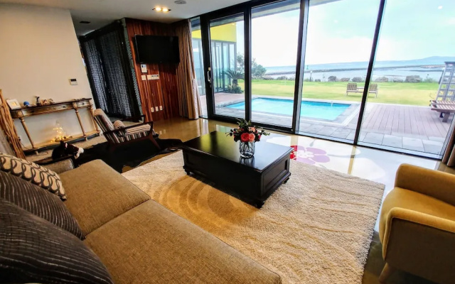 Seongsan Ochae Private Villas